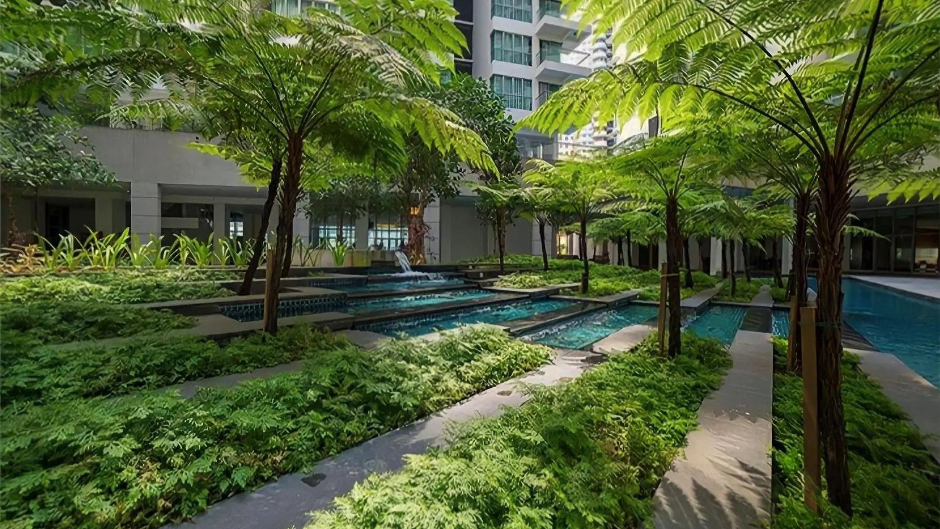Regalia Luxury Skypool Hostel Kuala Lumpur